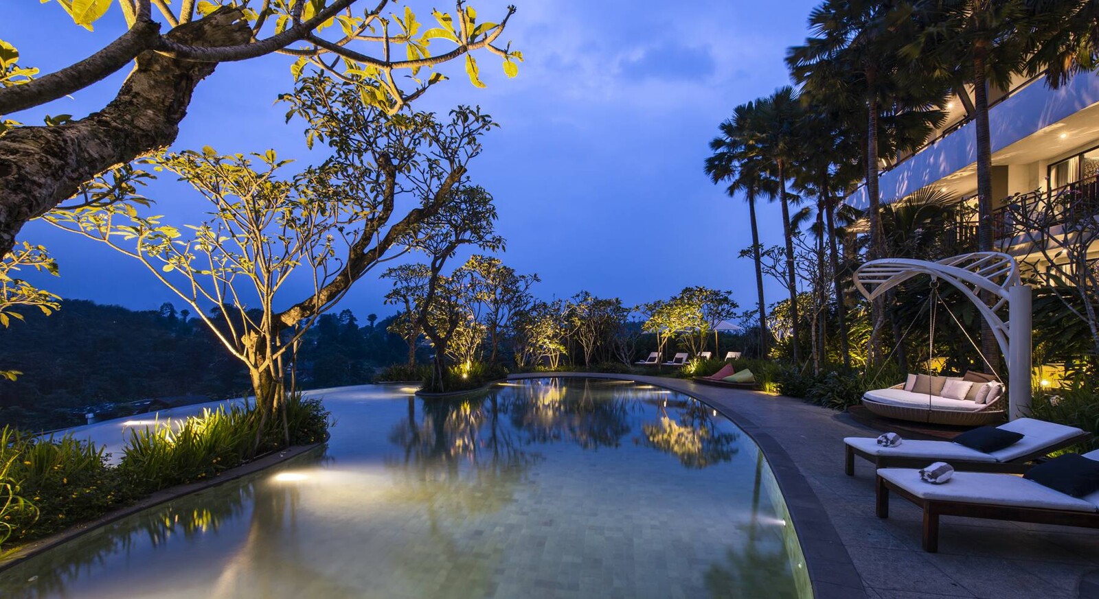 Mad Cow Vimala Hills | Pullman Ciawi Vimala Hills Resort Spa & Convention - photo 1